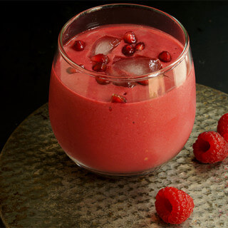 Pomegranate raspberry guava smoothie | www.viktoriastable.com