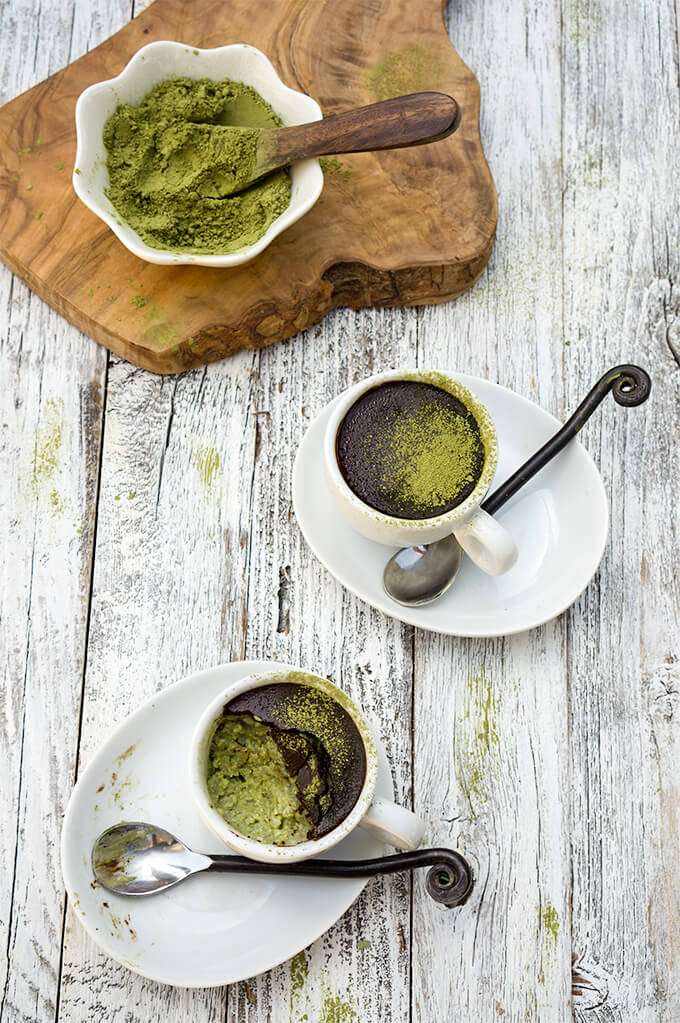 Matcha chocolate rice pudding - jade rice, cooked in creamy coconut milk, infused with greet tea powder, and topped with dark chocolate crust - delicious and elegant dessert. | www.viktoriastable.com