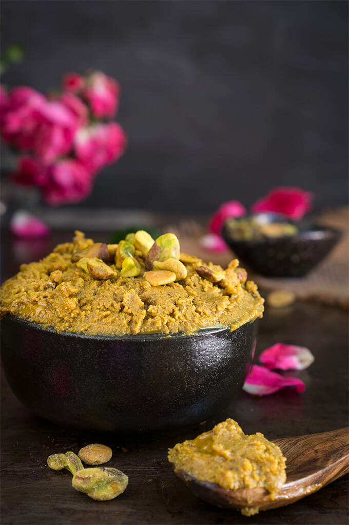 Pistachio honey rose butter - add a little intrigue to your nut butter with a sweet floral touch from the rose water and honey! | www.viktoriastable.com
