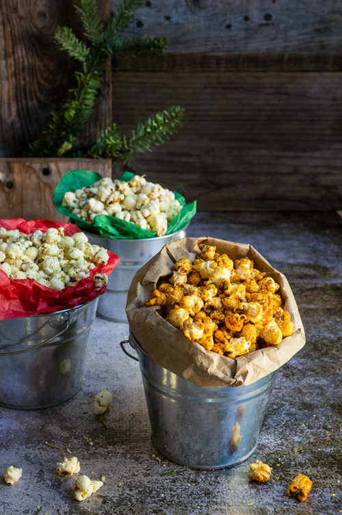 3 holiday popcorn recipes - let the snacking begin with these festive popcorn flavors - smoke & spice, truffle & Parmesan, rosemary, lemon & garlic. | www.viktoriastable.com