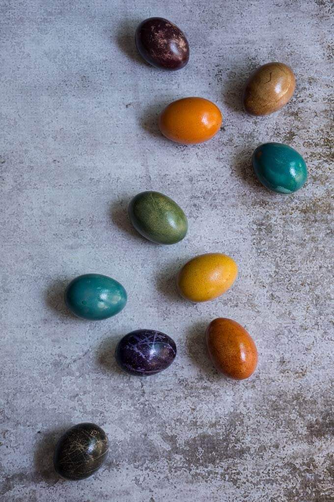 Easter eggs - naturally dyed with onions skins, hibiscus flowers, cranberry juice, red cabbage, and turmeric. | www.viktoriastable.com