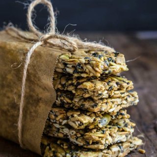 Savory sunflower seed bars - these crunchy, salty snack bars, are sugar-free, fluten-free, and totally addicting! | www.viktoriastable.com
