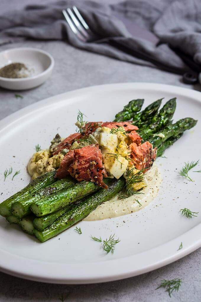 Asparagus with smoked salmon and gribiche - seared fresh asparagus, topped with creamy, cold sauce Gribiche, and smoked salmon make a great lunch, brunch or dinner, ready in 20 minutes. | www.viktoriastable.com