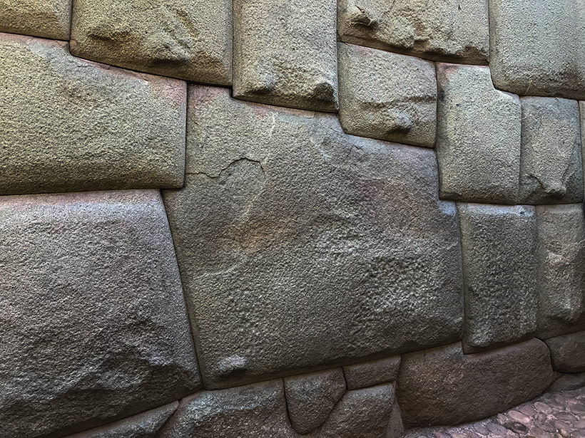 12-angled stone - Cusco